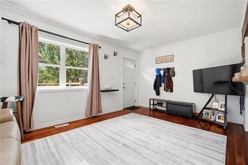 8 Skazyk Rd, St Andrews, MB - Indoor