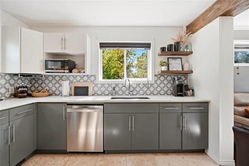 8 Skazyk Rd, St Andrews, MB - Indoor Photo Showing Kitchen