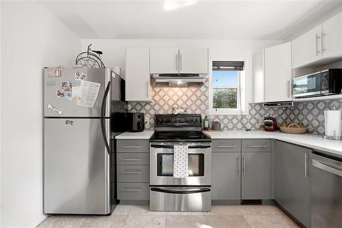 8 Skazyk Rd, St Andrews, MB - Indoor Photo Showing Kitchen