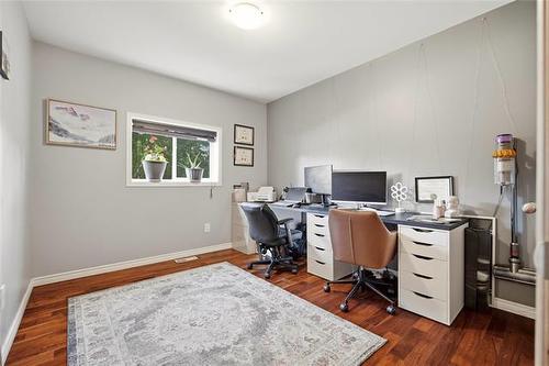 8 Skazyk Rd, St Andrews, MB - Indoor Photo Showing Office