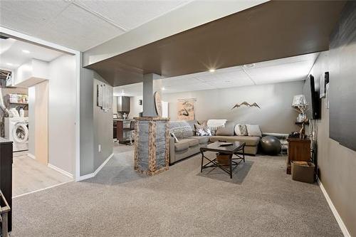 8 Skazyk Rd, St Andrews, MB - Indoor