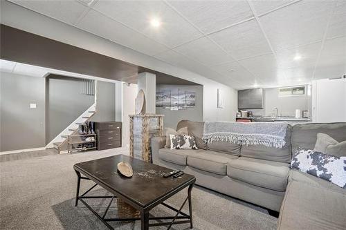 8 Skazyk Rd, St Andrews, MB - Indoor