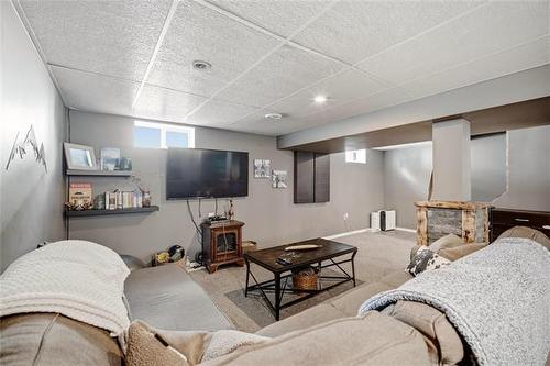 8 Skazyk Rd, St Andrews, MB - Indoor Photo Showing Basement