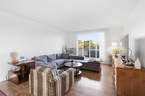 509-500 Stradbrook Ave, Winnipeg, MB - Indoor Photo Showing Living Room