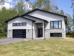 3435 King George's Park Drive  Thunder Bay, ON P7K 0V5