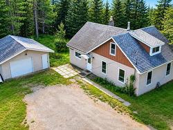 170 Hazelwood Drive Thunder Bay, ON P7G 1Y4