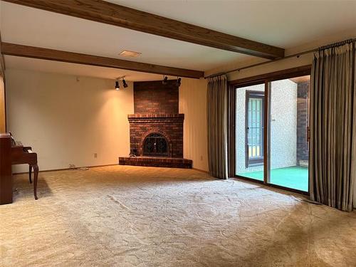 55 Ambassador Row, Winnipeg, MB - Indoor With Fireplace
