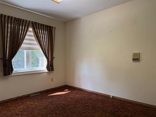 55 Ambassador Row, Winnipeg, MB - Indoor Photo Showing Other Room