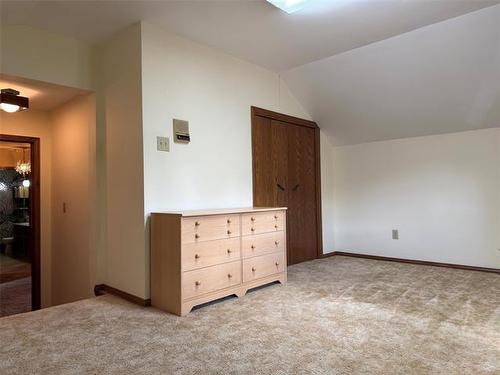 55 Ambassador Row, Winnipeg, MB - Indoor Photo Showing Other Room