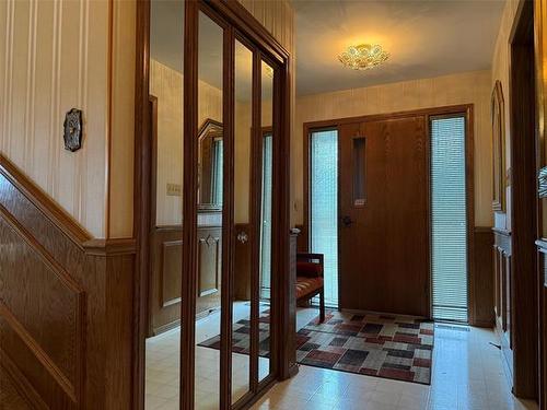 55 Ambassador Row, Winnipeg, MB - Indoor Photo Showing Other Room