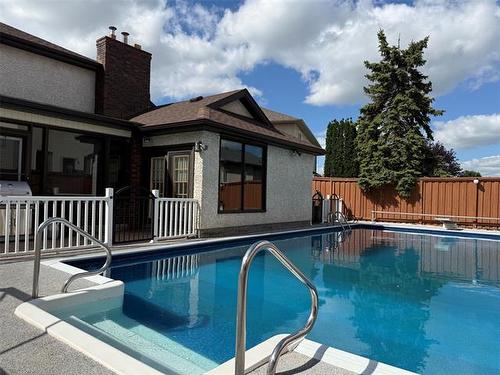 55 Ambassador Row, Winnipeg, MB - Outdoor With In Ground Pool