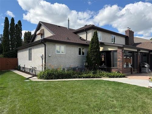 55 Ambassador Row, Winnipeg, MB - Outdoor