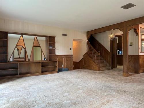 55 Ambassador Row, Winnipeg, MB - Indoor Photo Showing Other Room