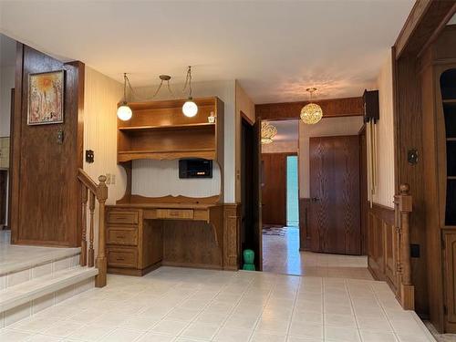 55 Ambassador Row, Winnipeg, MB - Indoor Photo Showing Other Room