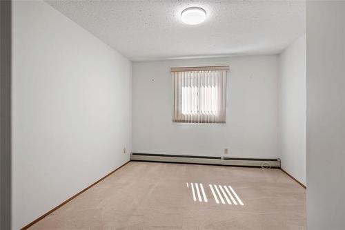 108-687 St Anne'S Rd, Winnipeg, MB - Indoor Photo Showing Other Room