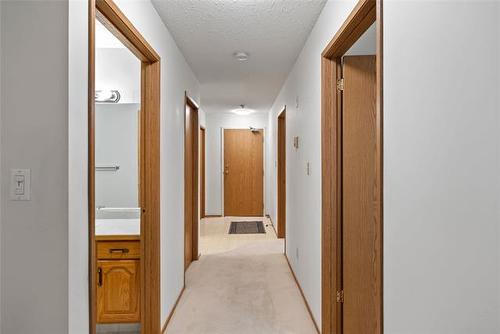 108-687 St Anne'S Rd, Winnipeg, MB - Indoor Photo Showing Other Room