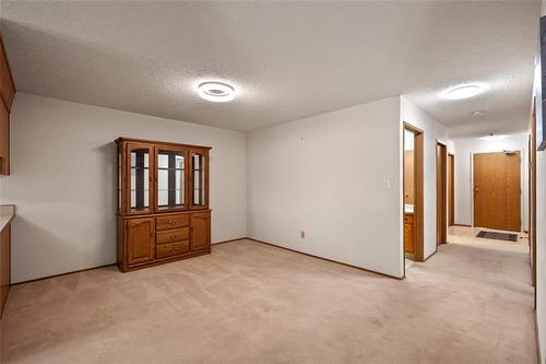 108-687 St Anne'S Rd, Winnipeg, MB - Indoor Photo Showing Other Room