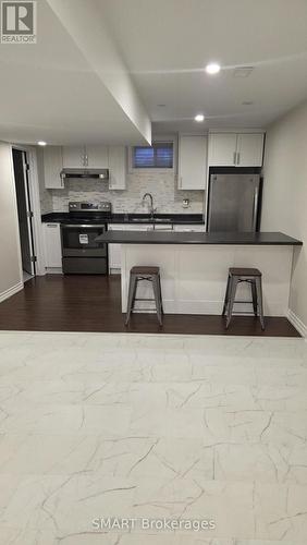 61 PAIRASH AVENUE , Richmond Hill, Ontario L4C 0N1 5