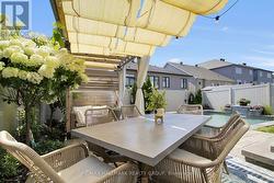 Beautiful covered patio - 