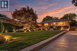 509 WALNUT Crescent  Burlington, ON L7N 2V9