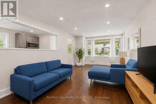 8 Davies Crescent, Toronto, ON 