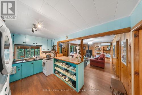 1054 Keysbury Drive, Algonquin Highlands (Mcclintock), ON 