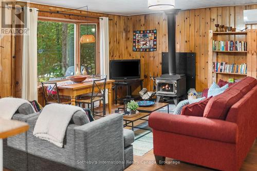 1054 Keysbury Drive, Algonquin Highlands (Mcclintock), ON 