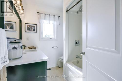 20 Keyzer Drive, Oro-Medonte, ON 