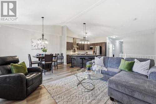 925 Burwash Landing, Ottawa, ON 