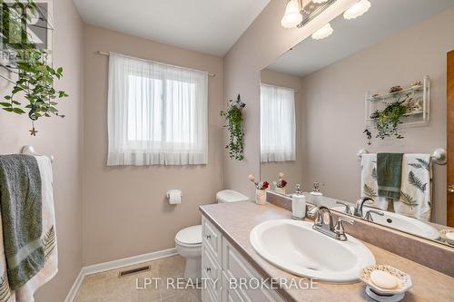 124 Campbell Crescent, Kingston (Central City West), ON 