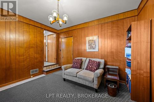 124 Campbell Crescent, Kingston (Central City West), ON 
