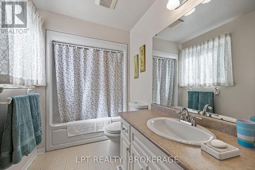 2nd Storey Full Bath - 124 Campbell Crescent, Kingston (Central City West), ON 