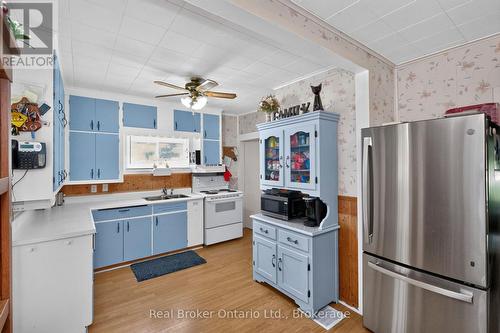 Kitchen - 179 Seventh Street, Midland, ON 