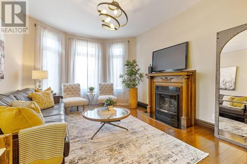 MAIN FLOOR - 107 CATHARINE STREET S , Hamilton, Ontario L8N 2J5 4