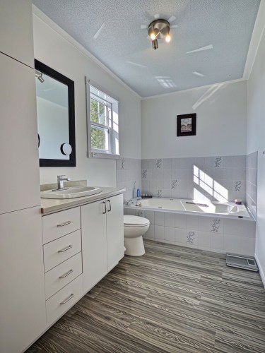Salle de bains - 50 Rue Principale N., Saint-Bruno-De-Guigues, QC 