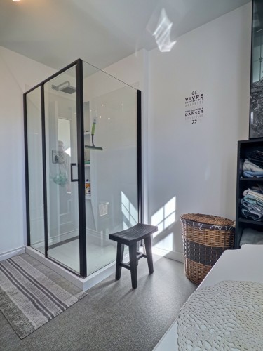 Salle de bains - 50 Rue Principale N., Saint-Bruno-De-Guigues, QC 