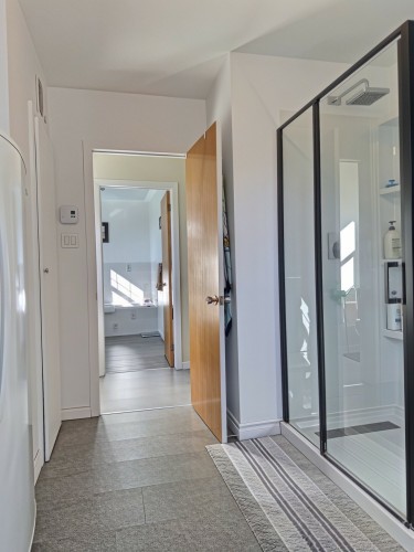 Corridor - 50 Rue Principale N., Saint-Bruno-De-Guigues, QC 