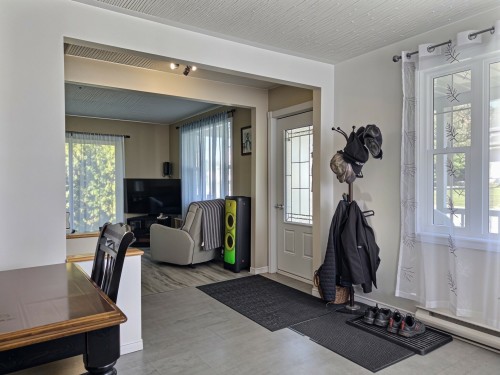 Hall d'entrée/Vestibule - 50 Rue Principale N., Saint-Bruno-De-Guigues, QC 