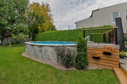 Piscine - 35 Rue Morris, Sainte-Thérèse, QC 