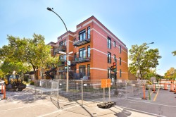 Façade - 