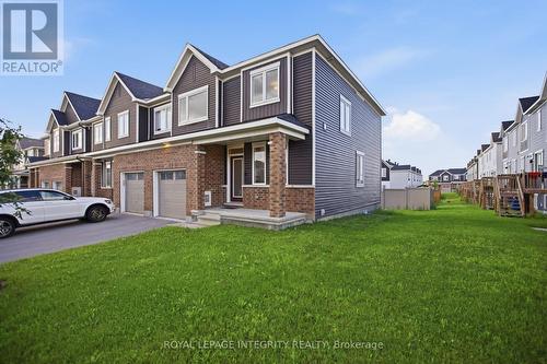 651 CHILLERTON DRIVE , Ottawa, Ontario K2J 6C6 2
