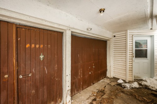 Garage - 3112  - 3114 Rue Bernard, Brossard, QC 
