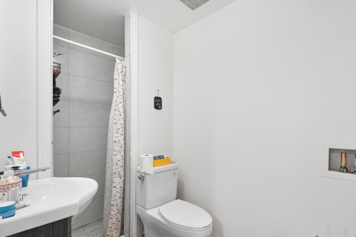 Salle de bains - 3112  - 3114 Rue Bernard, Brossard, QC 