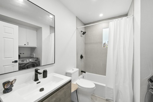 Salle de bains - 3112  - 3114 Rue Bernard, Brossard, QC 