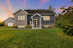 137 Rue de Calais Shannon, QC G3S 1M7