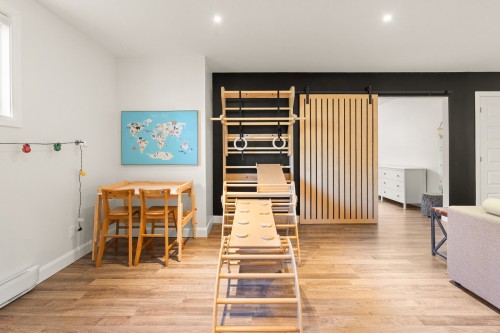 Salle familiale - 137 Rue De Calais, Shannon, QC 