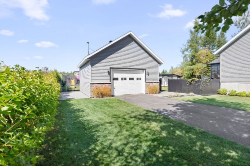 Garage - 137 Rue De Calais, Shannon, QC 