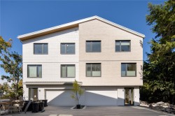 #3-1118 Munro St Esquimalt, BC V9A 5P1