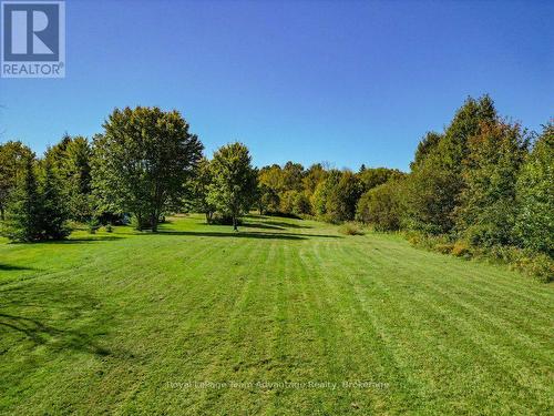 Big Yard - 25 Cole Point Trail, Mckellar, ON 