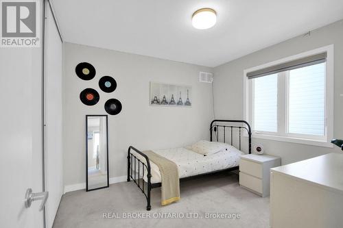 352 Finial Way, Ottawa, ON 